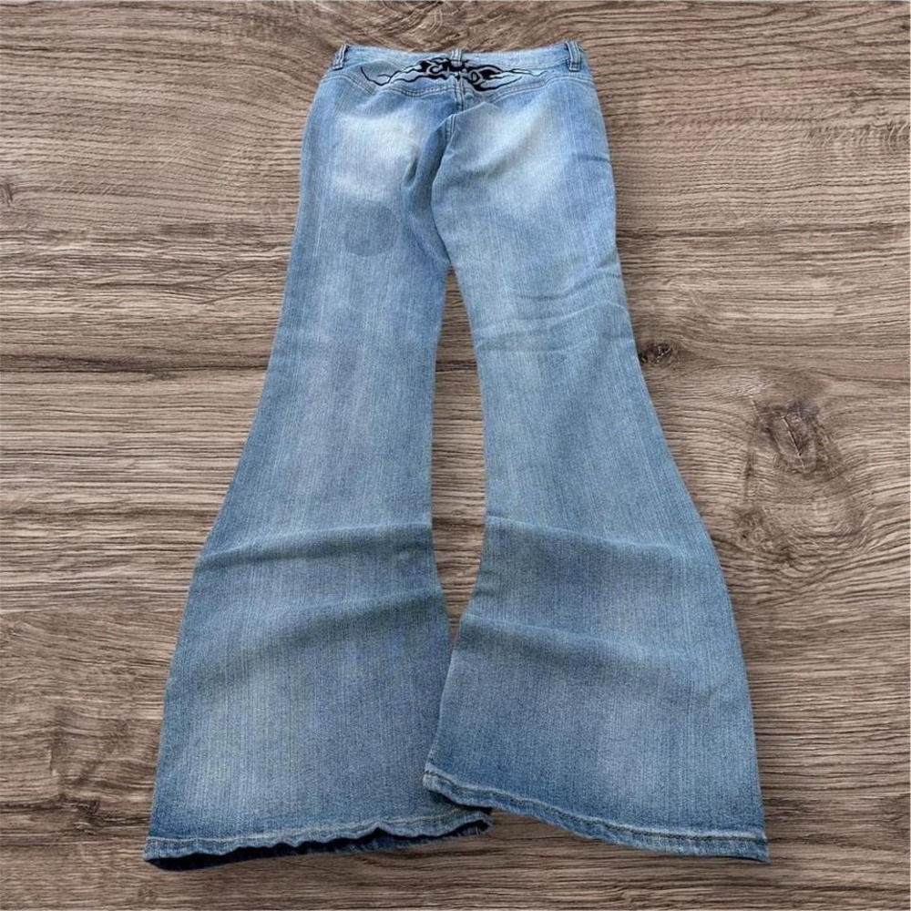 Light Wash Tribal Embroidered Flared Blue Faded Jeans 28x32